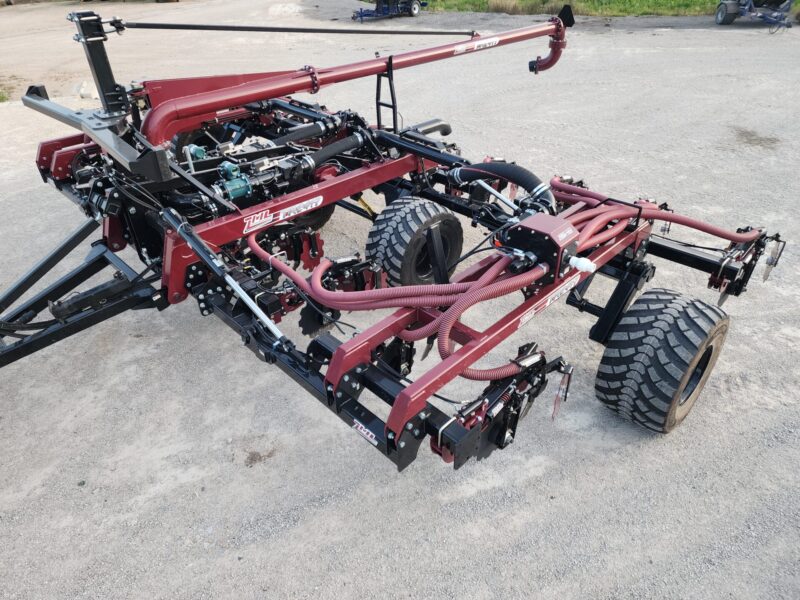 NEW 34′ Pull-type ZML Toolbar w. 17 Red Viper Gen 4 Row Units