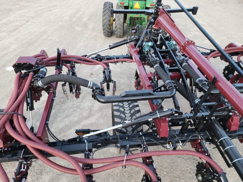 NEW 34′ Pull-type ZML Toolbar w. 17 Red Viper Gen 4 Row Units