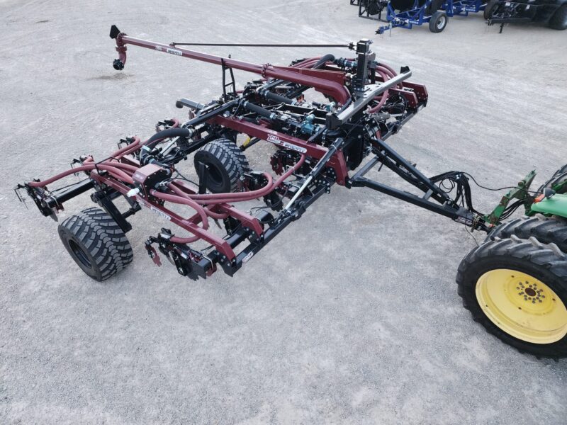 NEW 34′ Pull-type ZML Toolbar w. 17 Red Viper Gen 4 Row Units