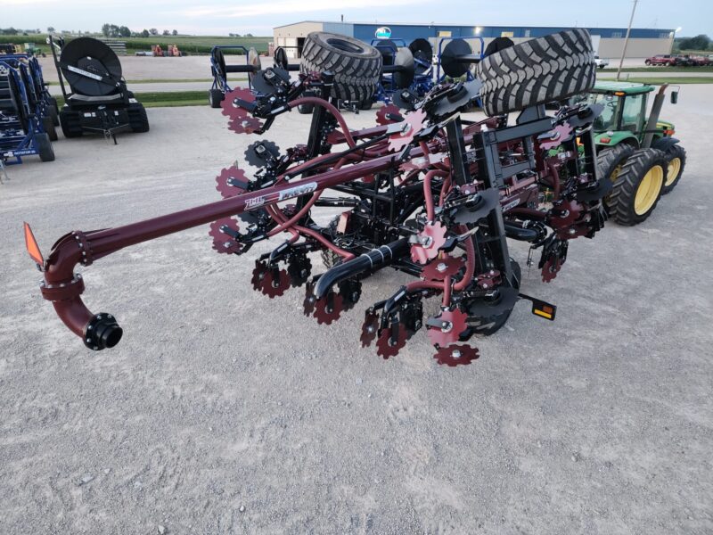 NEW 34′ Pull-type ZML Toolbar w. 17 Red Viper Gen 4 Row Units