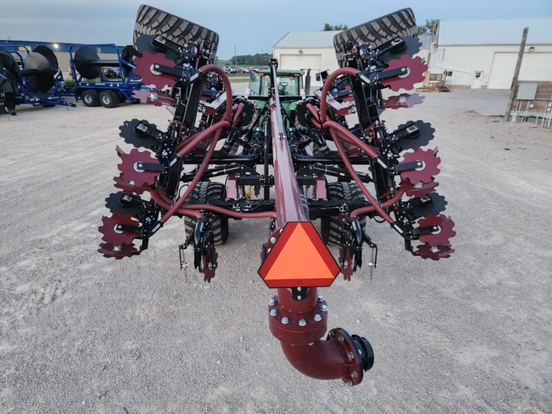 NEW 34′ Pull-type ZML Toolbar w. 17 Red Viper Gen 4 Row Units