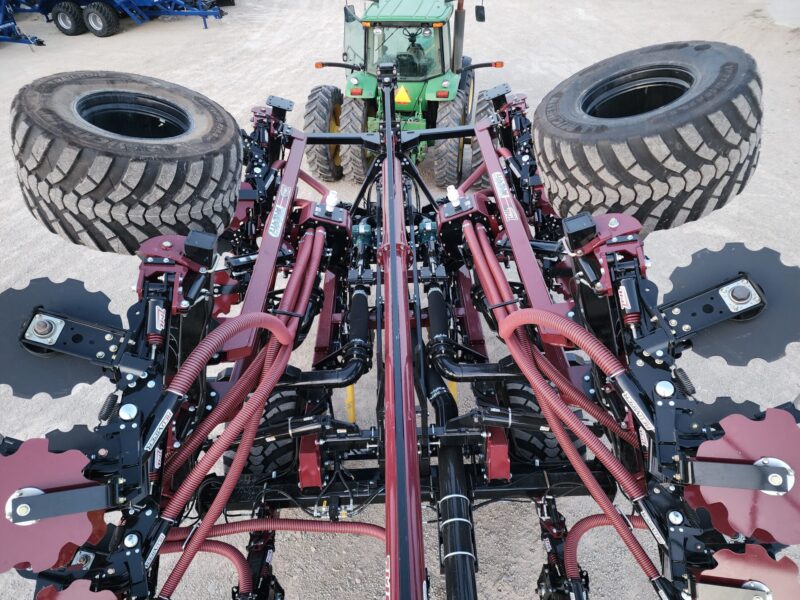 NEW 34′ Pull-type ZML Toolbar w. 17 Red Viper Gen 4 Row Units