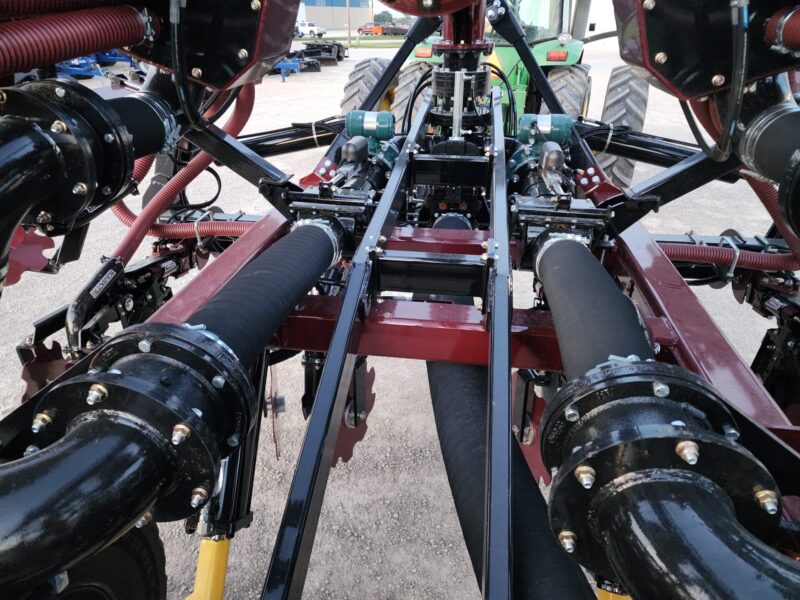 NEW 34′ Pull-type ZML Toolbar w. 17 Red Viper Gen 4 Row Units