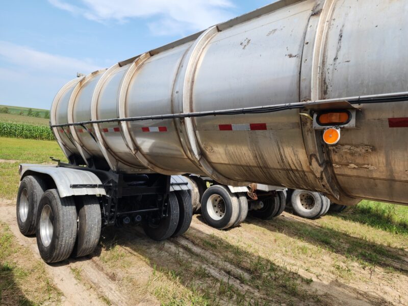 U-4758 6500 Gallon Stainless Steel Semi Tanker- 18″ Unload