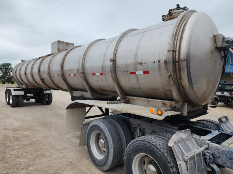 U-4762 6500 Gallon Stainless Steel Semi Tanker- 18″ Unload