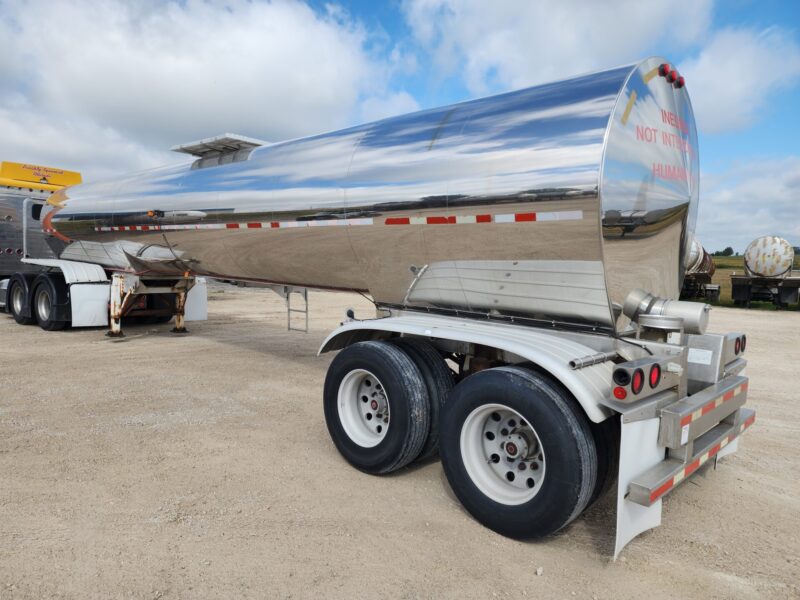 U-4763 2001 Polar 6500 Gallon Stainless Steel Semi Tanker