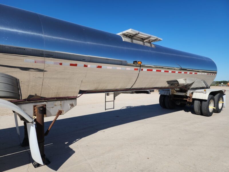 U-4764 2001 Polar 6500 Gallon Stainless Steel Semi Tanker