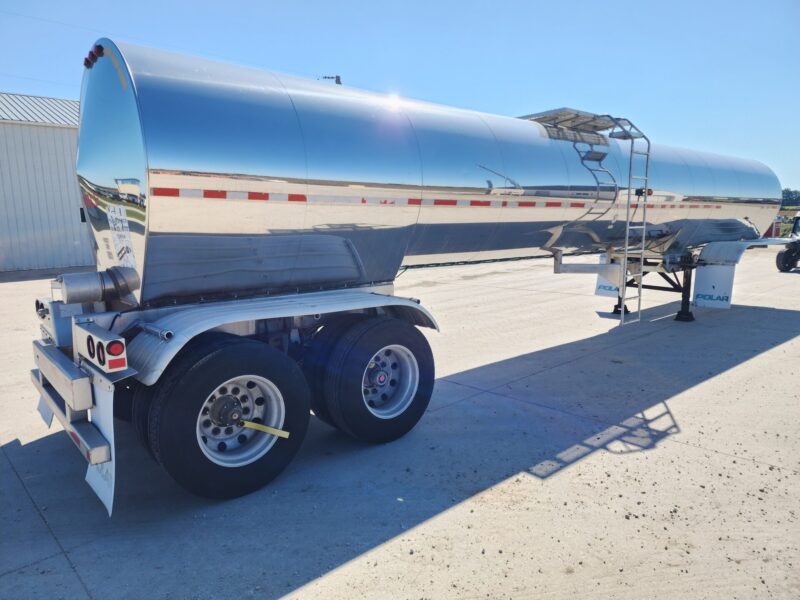 U-4764 2001 Polar 6500 Gallon Stainless Steel Semi Tanker