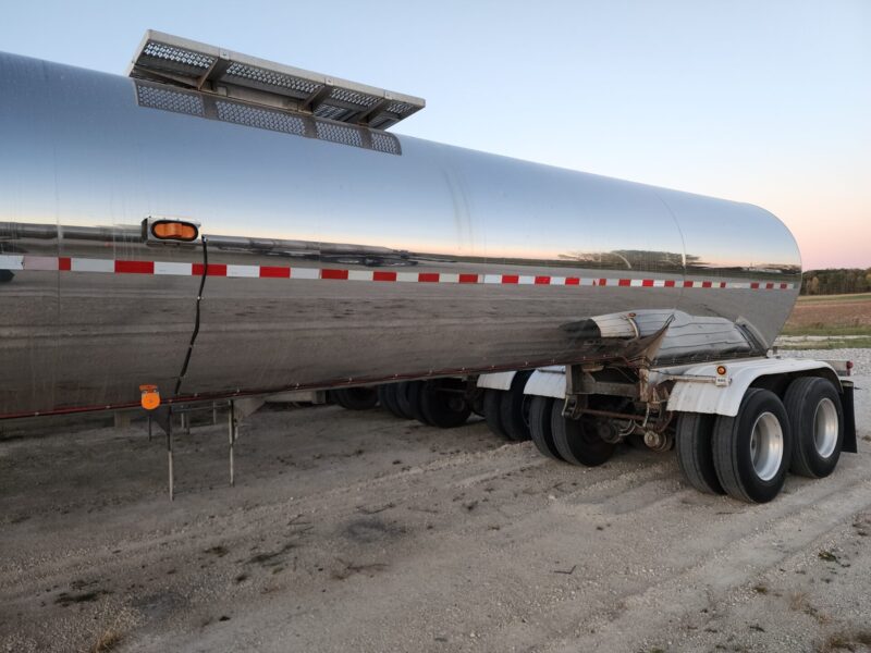 U-4765 2001 Polar 6500 Gallon Stainless Steel Semi Tanker