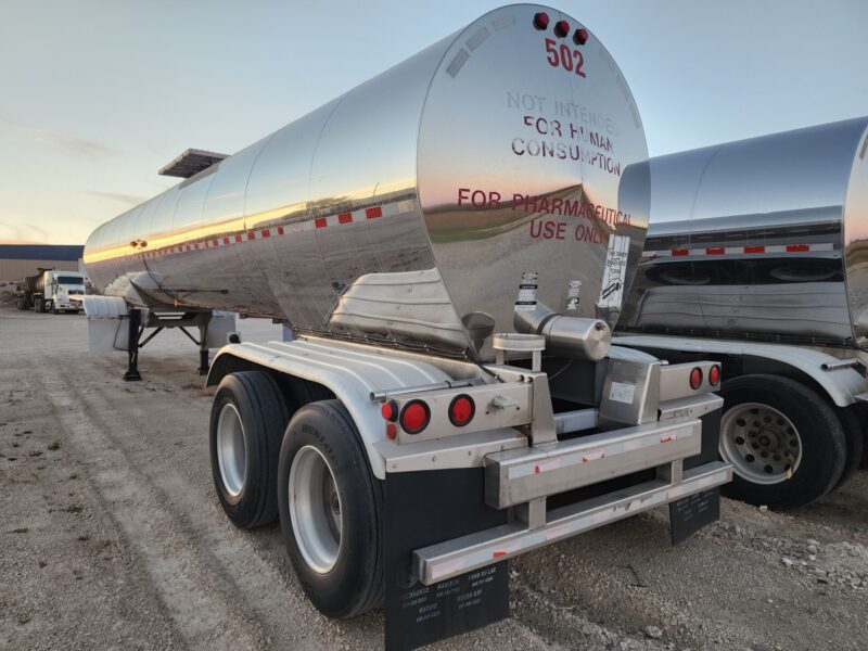 U-4765 2001 Polar 6500 Gallon Stainless Steel Semi Tanker