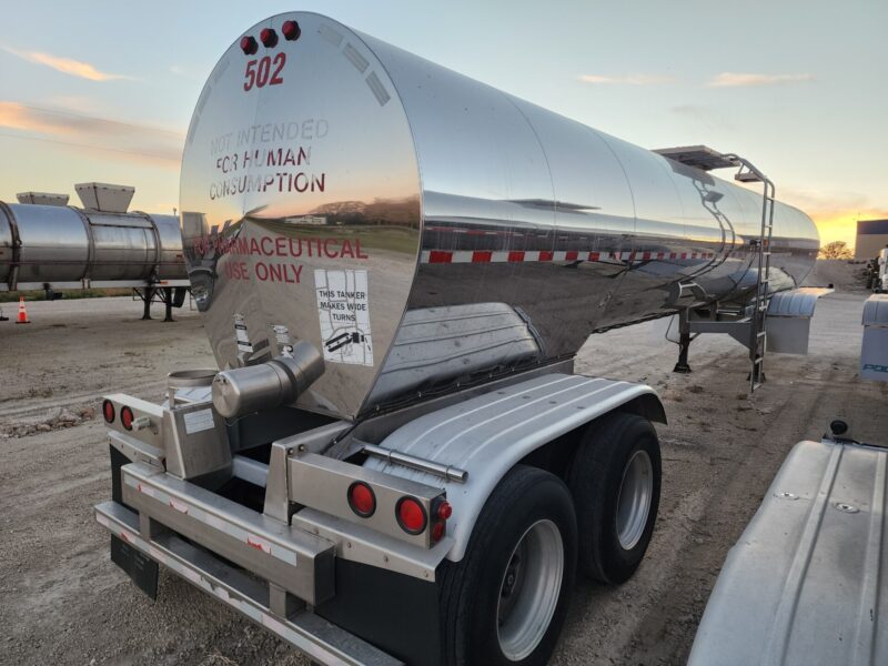 U-4765 2001 Polar 6500 Gallon Stainless Steel Semi Tanker