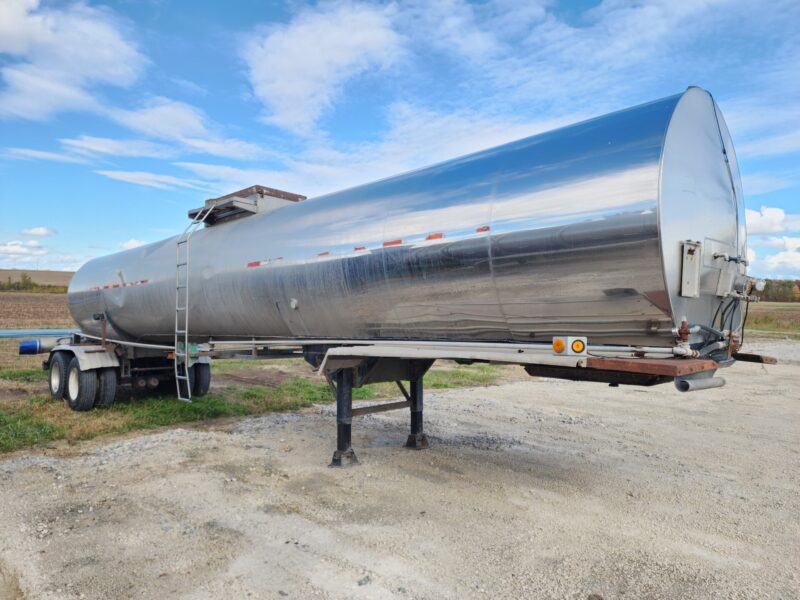 U-4771 1983 STE 6800 Gallon Stainless Steel Semi Tanker 1-12″ Unload