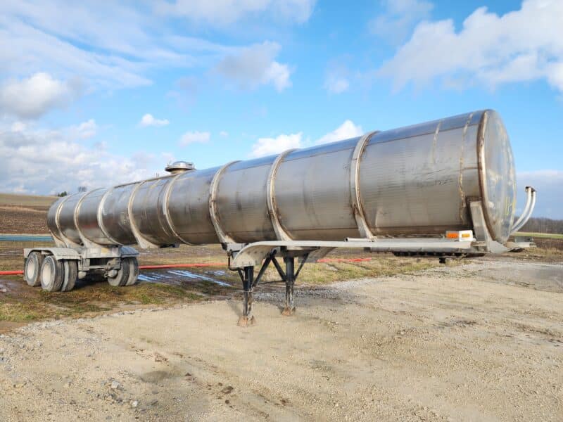 U-4768 2006 West-Mark 6700 Gallon Stainless Steel Semi Tanker