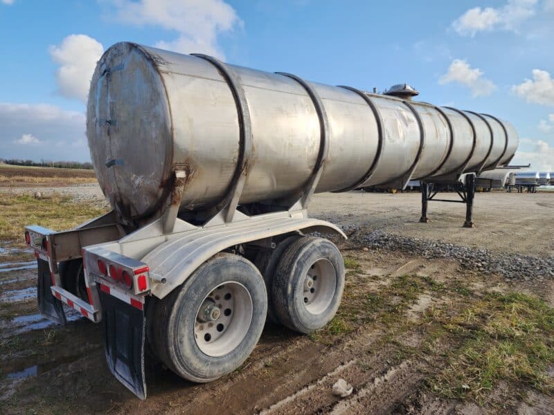 U-4768 2006 West-Mark 6700 Gallon Stainless Steel Semi Tanker