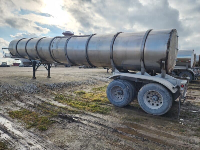 U-4768 2006 West-Mark 6700 Gallon Stainless Steel Semi Tanker