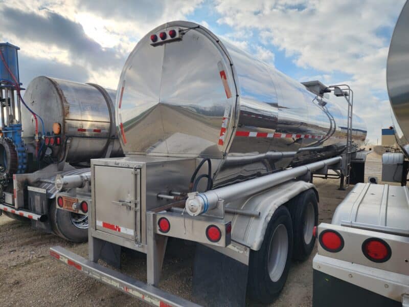 U-4772 1994 Bar-Bel 6500 Gallon Stainless Steel Semi Tanker