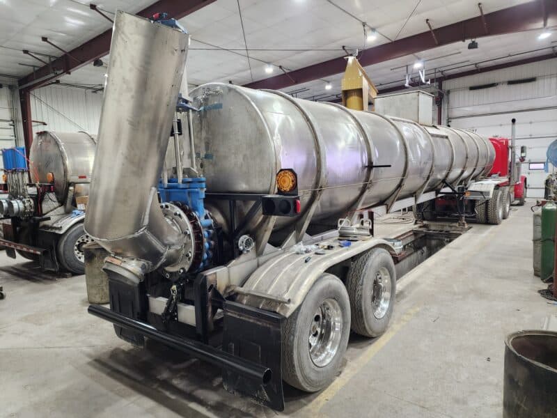 U-4768 2006 West-Mark 6700 Gallon Stainless Steel Semi Tanker