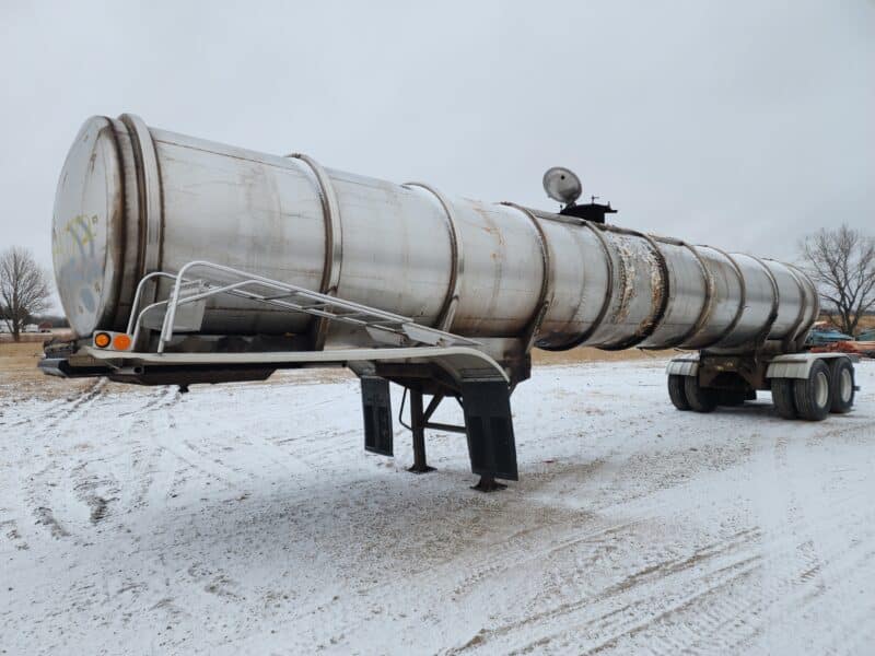 U-4772 1994 Bar-Bel 6500 Gallon Stainless Steel Semi Tanker