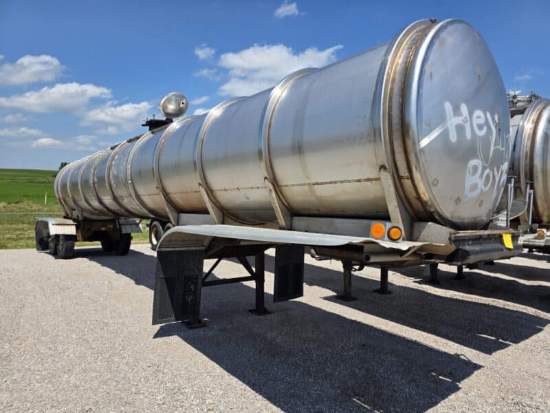 U-4772 1994 Bar-Bel 6500 Gallon Stainless Steel Semi Tanker