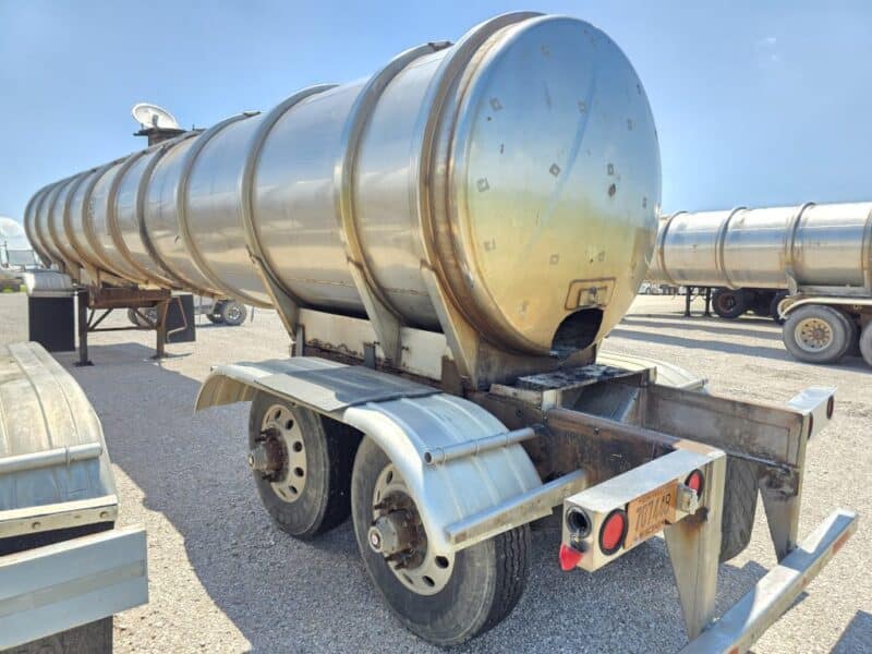 U-4772 1994 Bar-Bel 6500 Gallon Stainless Steel Semi Tanker