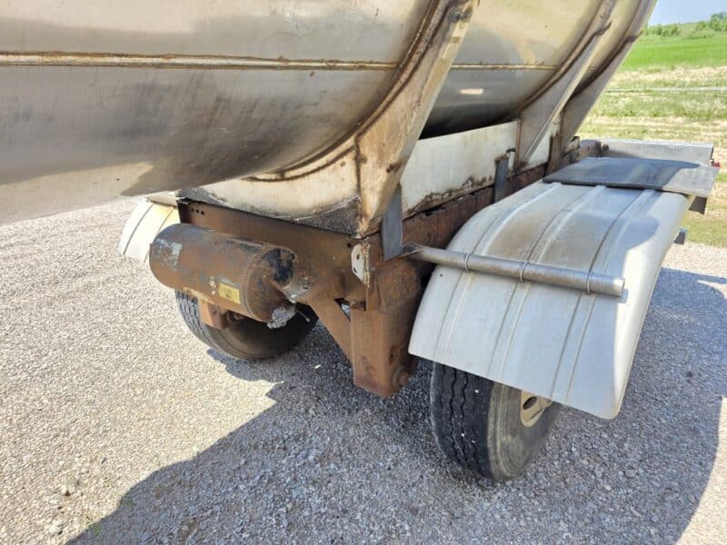 U-4772 1994 Bar-Bel 6500 Gallon Stainless Steel Semi Tanker