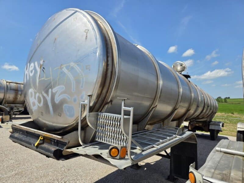 U-4772 1994 Bar-Bel 6500 Gallon Stainless Steel Semi Tanker