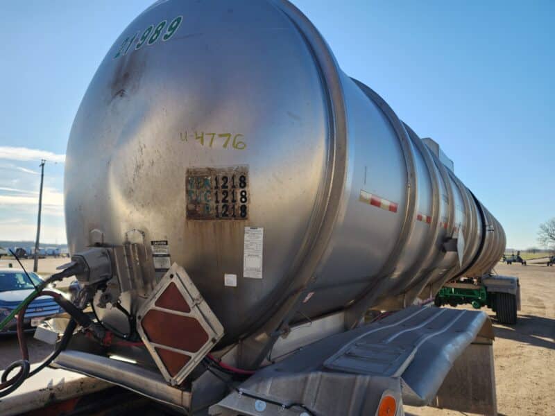 U-4776 2016 Polar 8500 Gallon Stainless Steel Semi Tanker