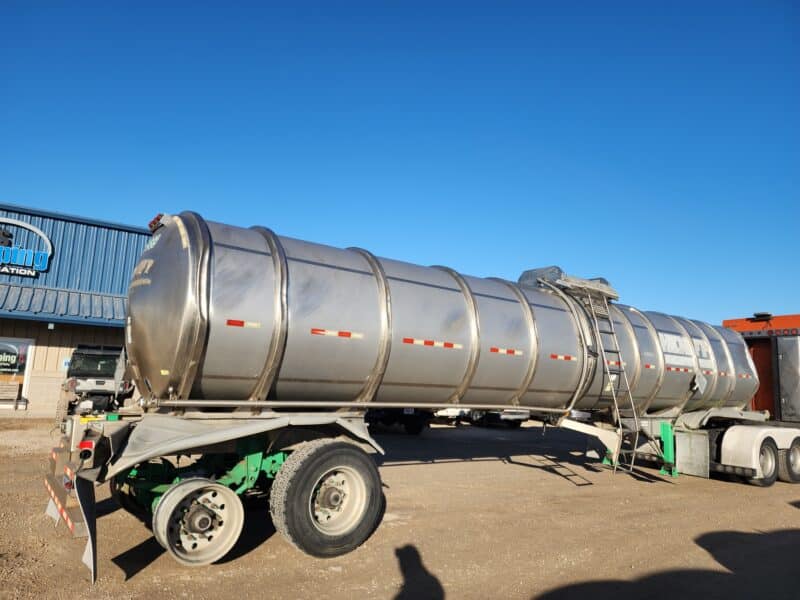 U-4776 2016 Polar 8500 Gallon Stainless Steel Semi Tanker