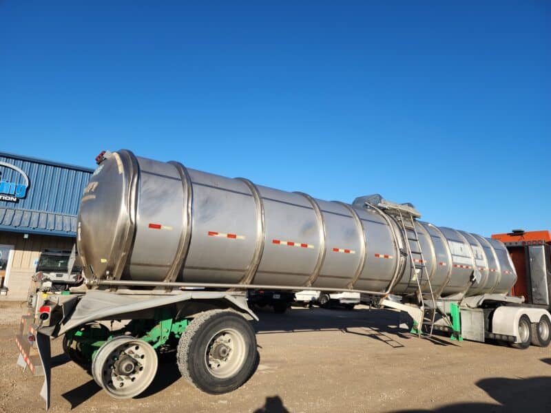 U-4776 2016 Polar 8500 Gallon Stainless Steel Semi Tanker