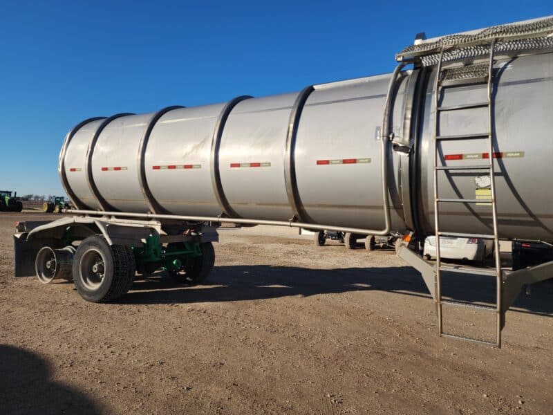 U-4776 2016 Polar 8500 Gallon Stainless Steel Semi Tanker