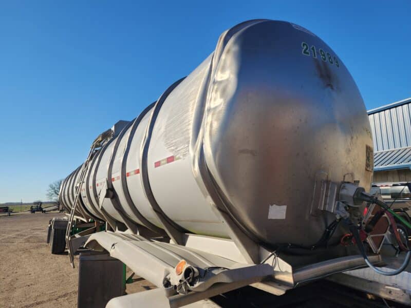 U-4776 2016 Polar 8500 Gallon Stainless Steel Semi Tanker