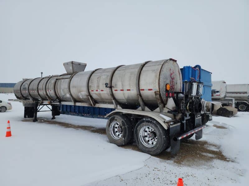 U-4769 1999 West-Mark 6700 Gallon Stainless Steel Semi Tanker