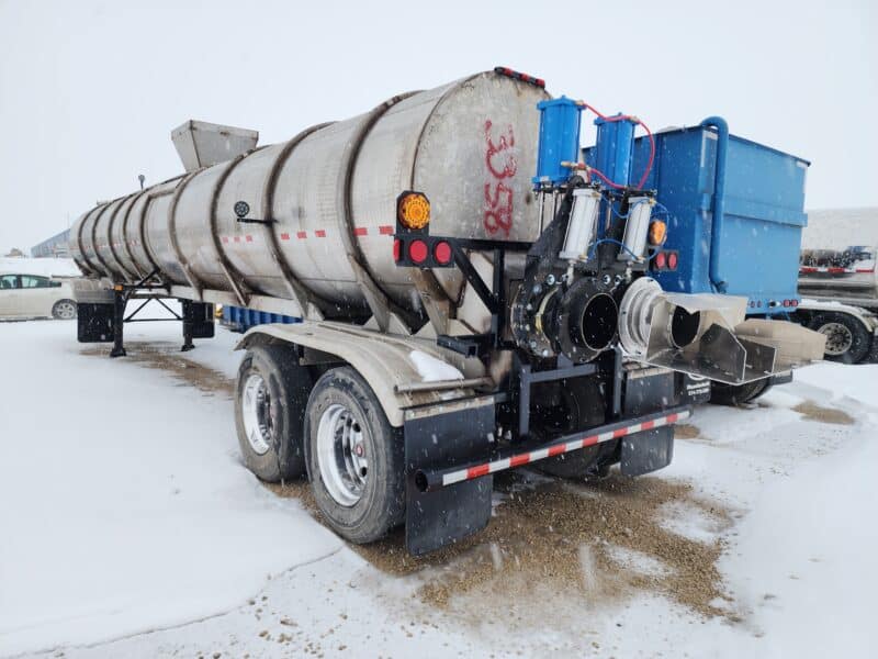 U-4769 1999 West-Mark 6700 Gallon Stainless Steel Semi Tanker