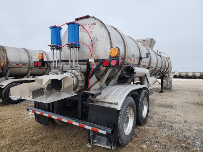 U-4767 1999 West-Mark 6700 Gallon Stainless Steel Semi Tanker