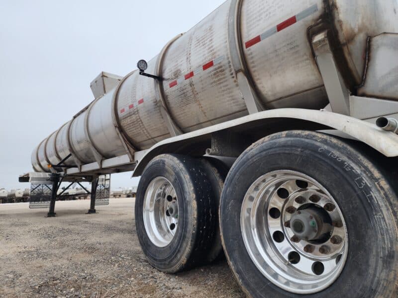 U-4767 1999 West-Mark 6700 Gallon Stainless Steel Semi Tanker