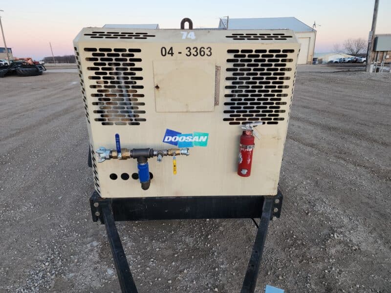 AC-74 425 CFM 2014 Doosan Cummins Engine Air Compressor