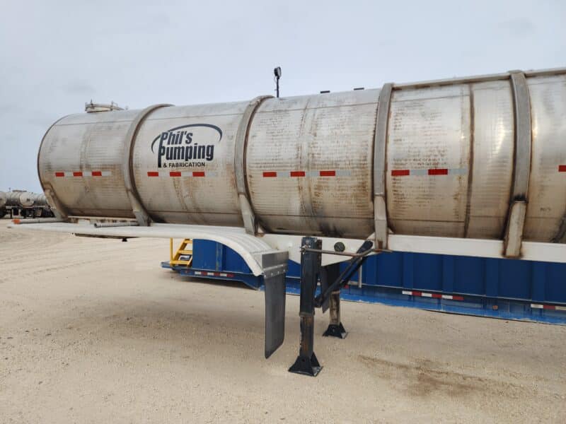 U-4769 1999 West-Mark 6700 Gallon Stainless Steel Semi Tanker