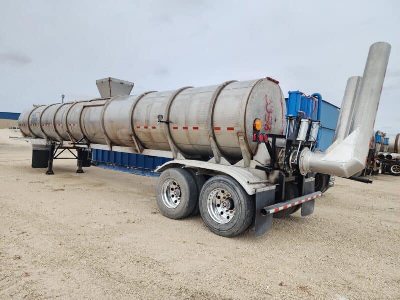 U-4769 1999 West-Mark 6700 Gallon Stainless Steel Semi Tanker