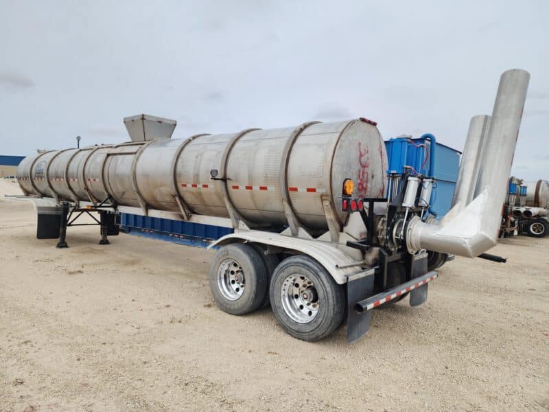 U-4769 1999 West-Mark 6700 Gallon Stainless Steel Semi Tanker