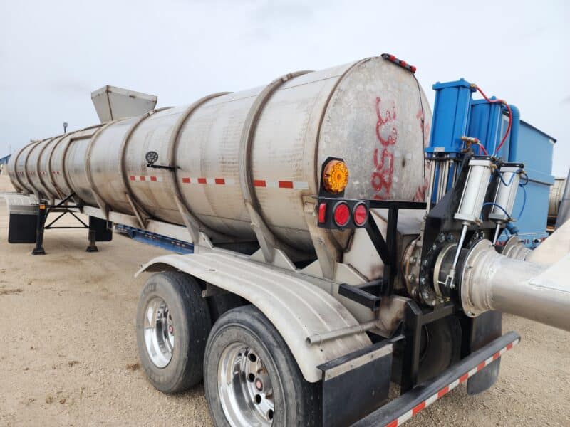 U-4769 1999 West-Mark 6700 Gallon Stainless Steel Semi Tanker