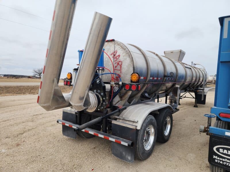 U-4769 1999 West-Mark 6700 Gallon Stainless Steel Semi Tanker