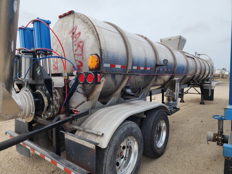 U-4769 1999 West-Mark 6700 Gallon Stainless Steel Semi Tanker