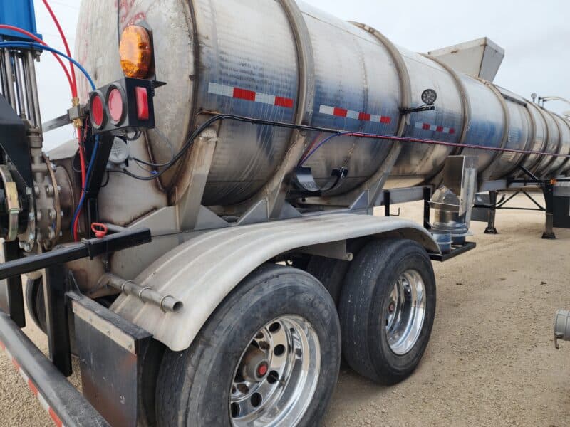 U-4769 1999 West-Mark 6700 Gallon Stainless Steel Semi Tanker