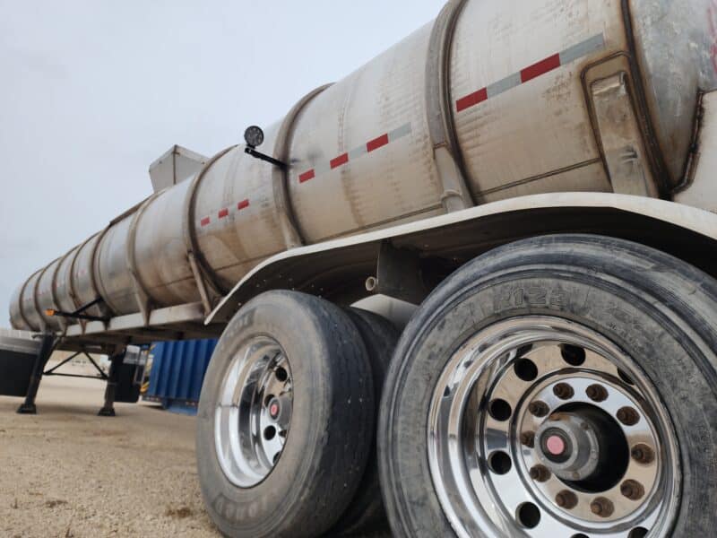 U-4769 1999 West-Mark 6700 Gallon Stainless Steel Semi Tanker