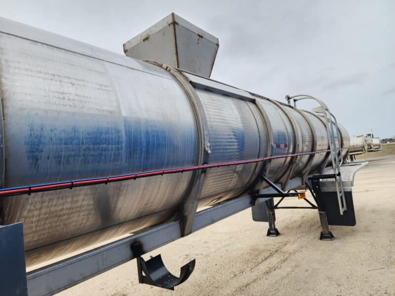 U-4769 1999 West-Mark 6700 Gallon Stainless Steel Semi Tanker