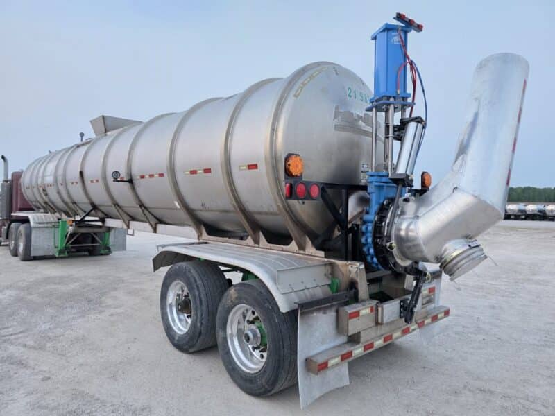 U-4776 2016 Polar 8500 Gallon Stainless Steel Semi Tanker