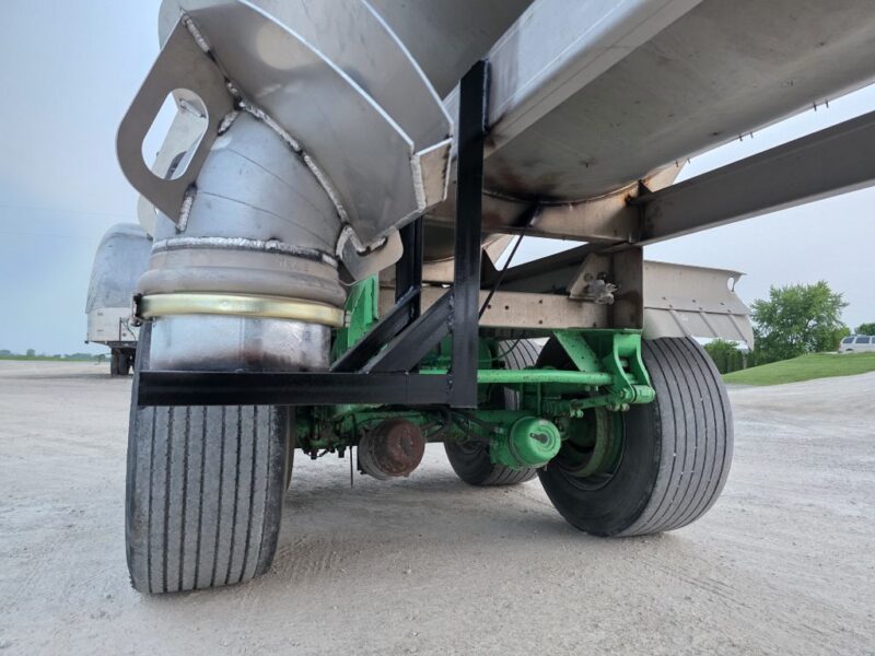 U-4776 2016 Polar 8500 Gallon Stainless Steel Semi Tanker