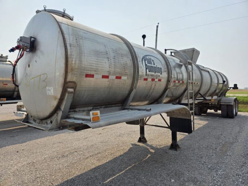 U-4773 1985 West-Mark 6800 Gallon Stainless Steel Semi Tanker