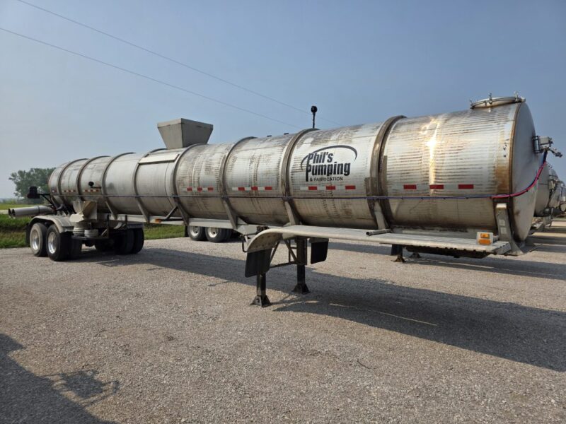 U-4773 1985 West-Mark 6800 Gallon Stainless Steel Semi Tanker