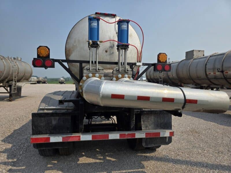 U-4773 1985 West-Mark 6800 Gallon Stainless Steel Semi Tanker